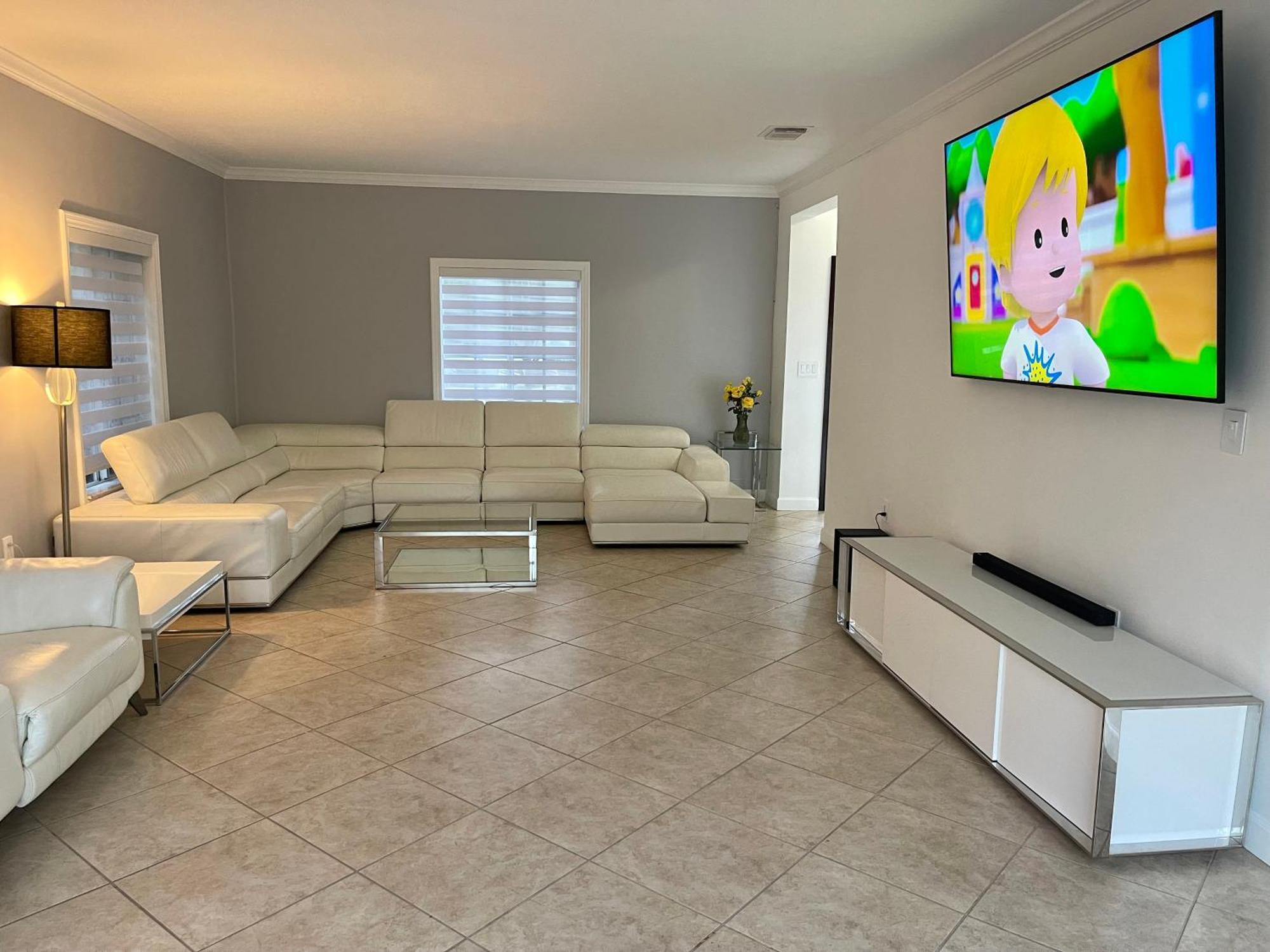 Big Beautiful House With Heated Pool Сasa de vacaciones
